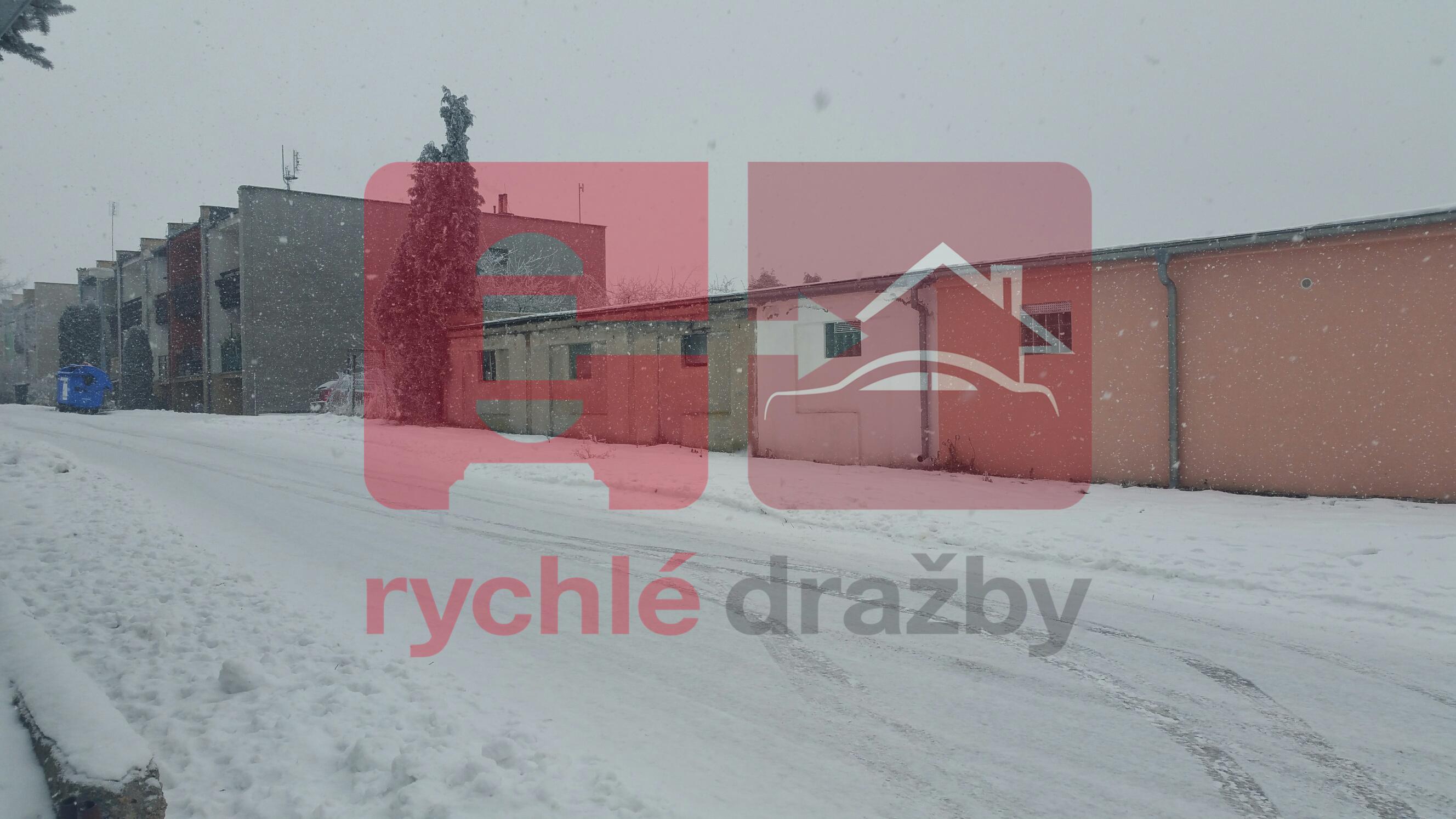 636223419553546250_Garáže zadní strana.jpg